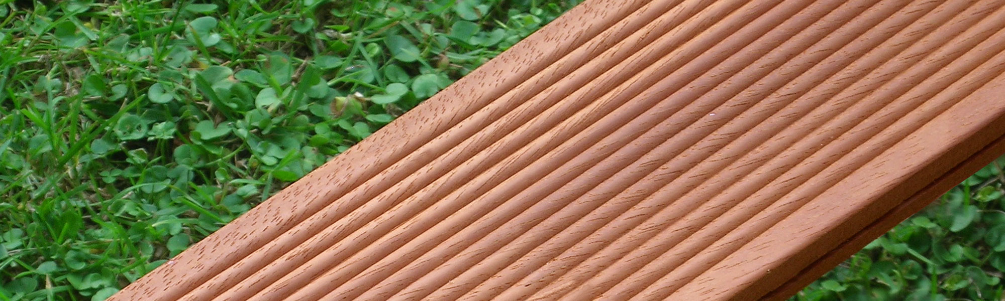 Listone in legno per decking